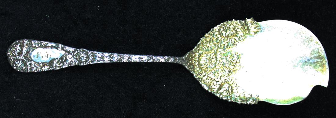 Durgin Chrysanthemum sterling oyster server (1 of 4)