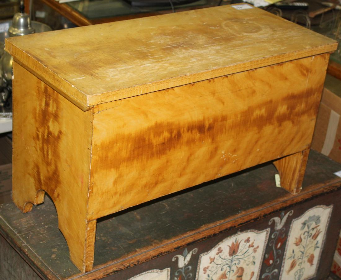 Grain painted lift top blanket chest in yellow (1 of 2)