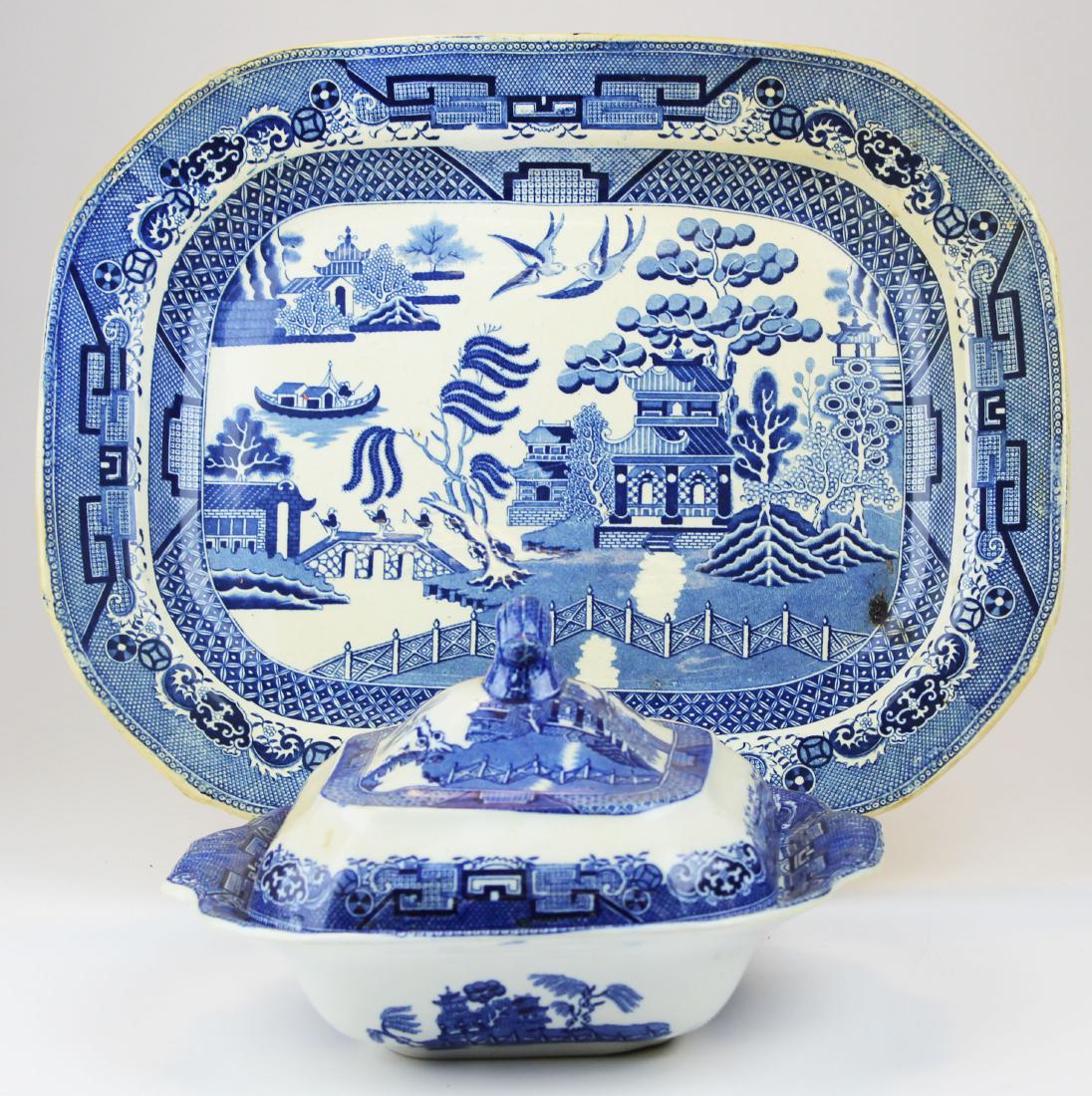 Blue Willow platter and covered serving dish (1 of 5)