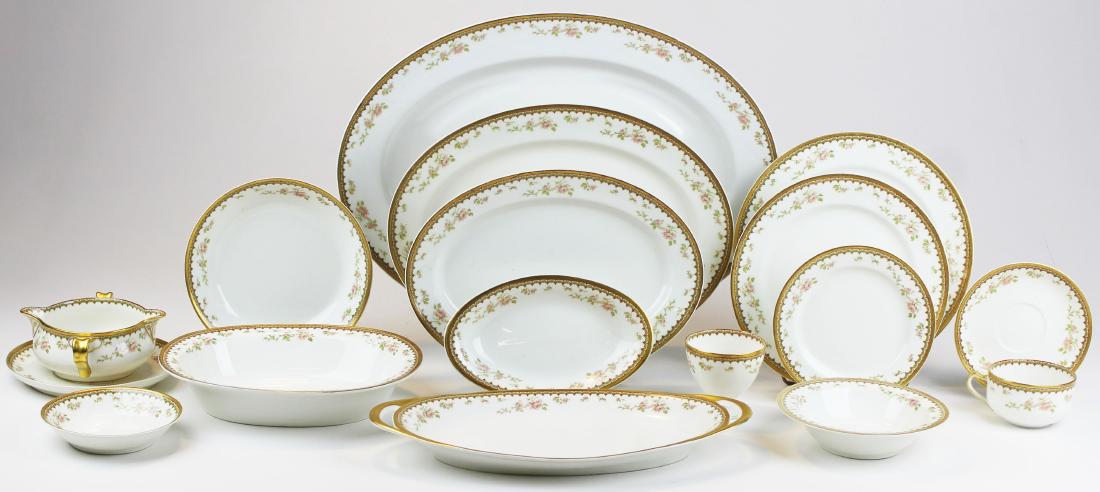 54 pcs. Haviland Limoges porcelain dinnerware (1 of 8)