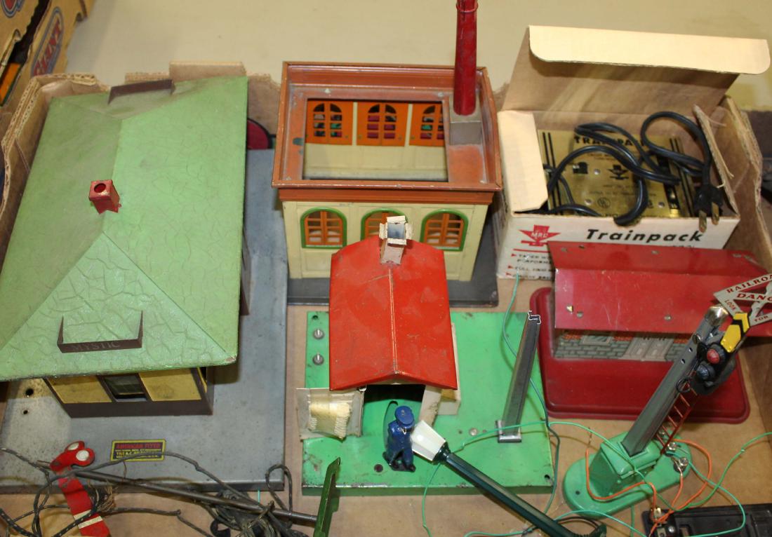 American Flyer, Lionel, Marx accessories: American Flyer, Lionel, Marx accessories, train stations