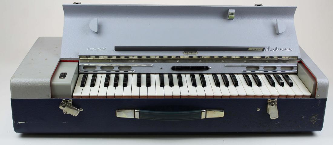 Vintage Horner Organa 12 chord organ: vintage Horner Organa 12 Chord organ