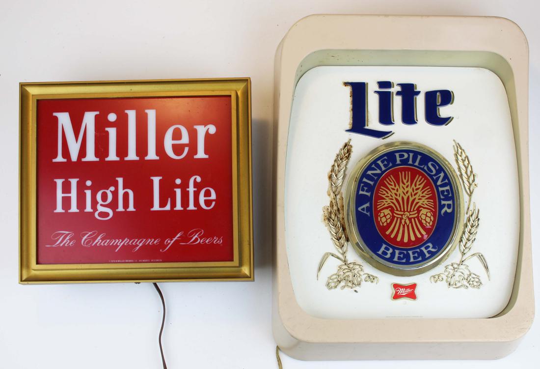 Two vintage light up beer signs (1 of 4)