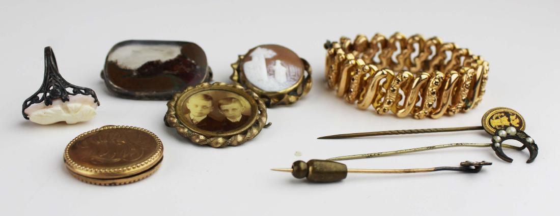 Group of Victorian jewelry (1 of 3)