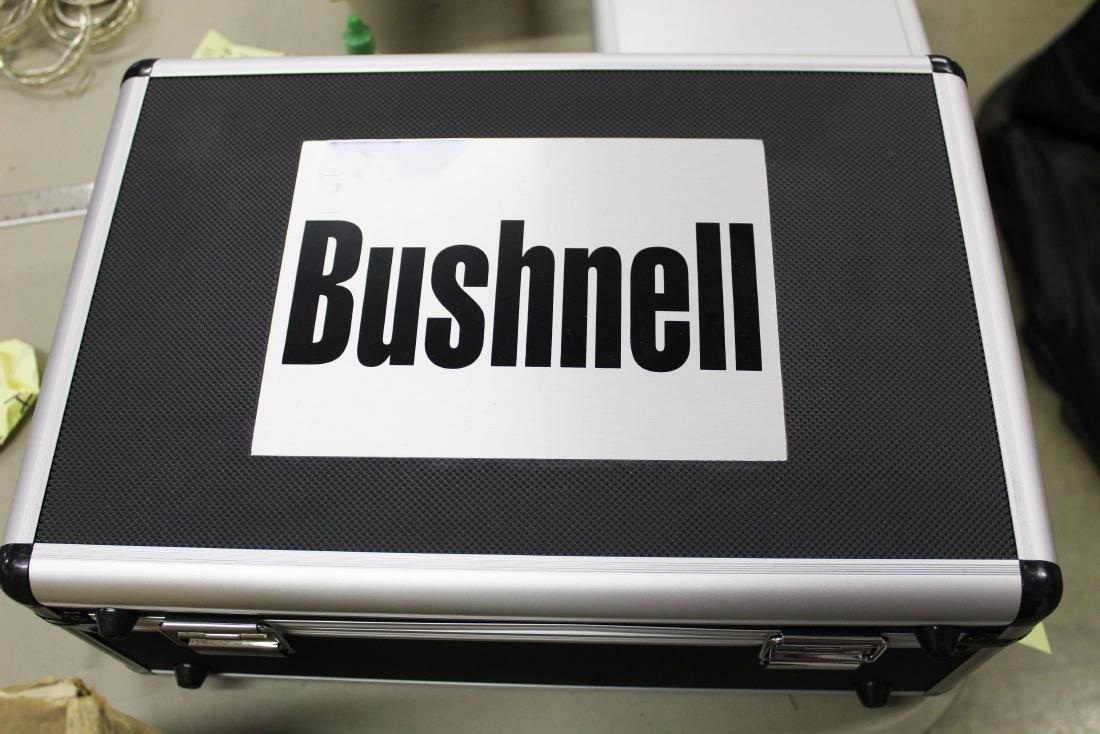 Bushnell spotting scope in case (1 of 2)