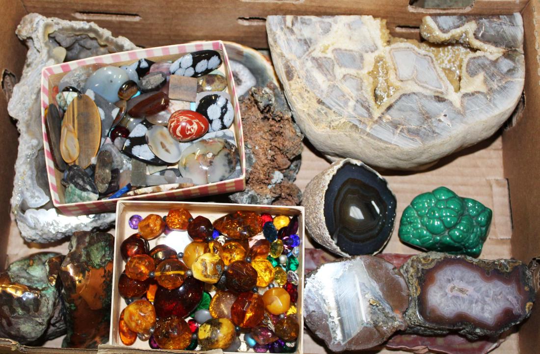 collection of geodes, mineral specimens (1 of 4)