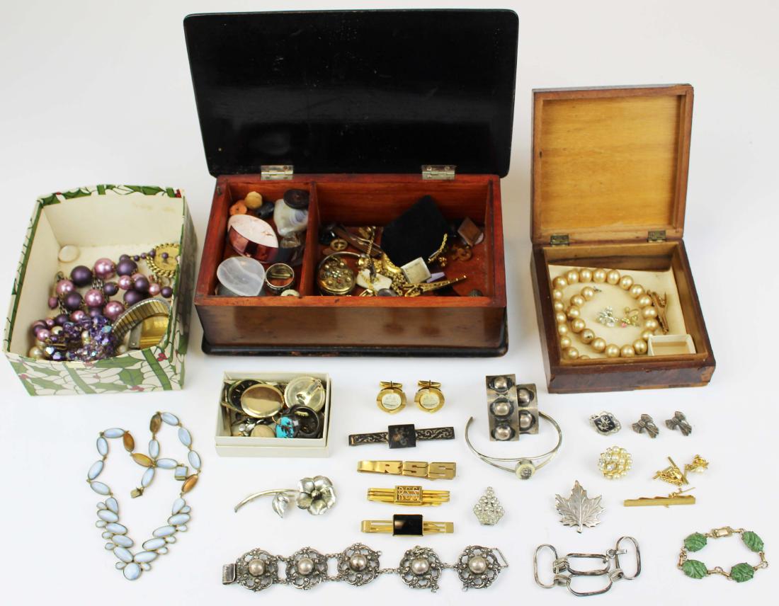 Group of jewelry: A group of jewelry including large Navajo sterling & turquoise ring, Men's Longines wrist watch in pieces but appears to be complete, men's jewelry and other pieces.