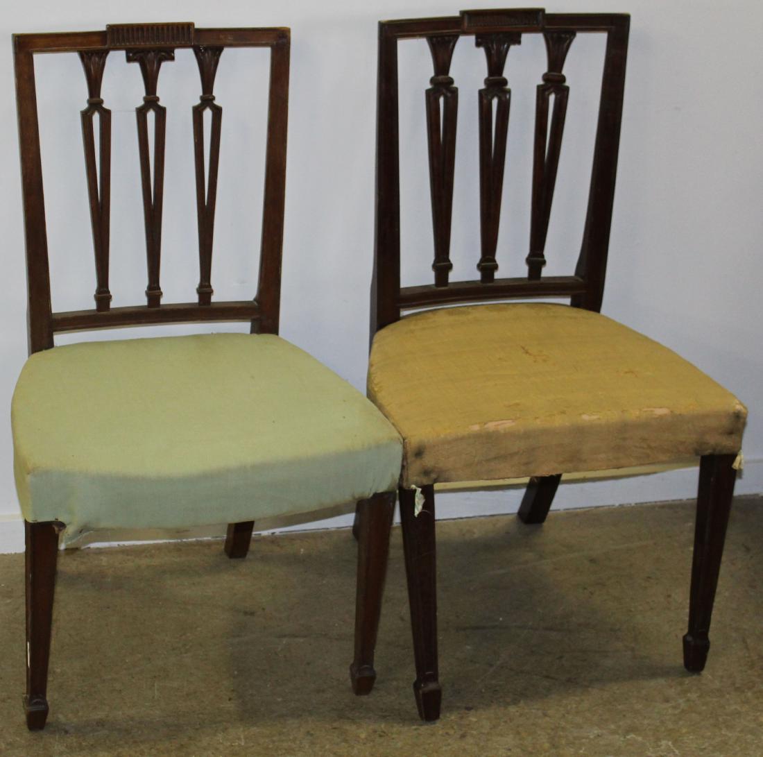 6 Hepplewhite mahogany NYC square back chairs: scarce set of 6 ca. 1815 Federal era NYC Hepplewhite mahogany carved square back chair side chairs with delicate pierced splats, possibly by the firm of Slover and Taylor, New York, for an identical r