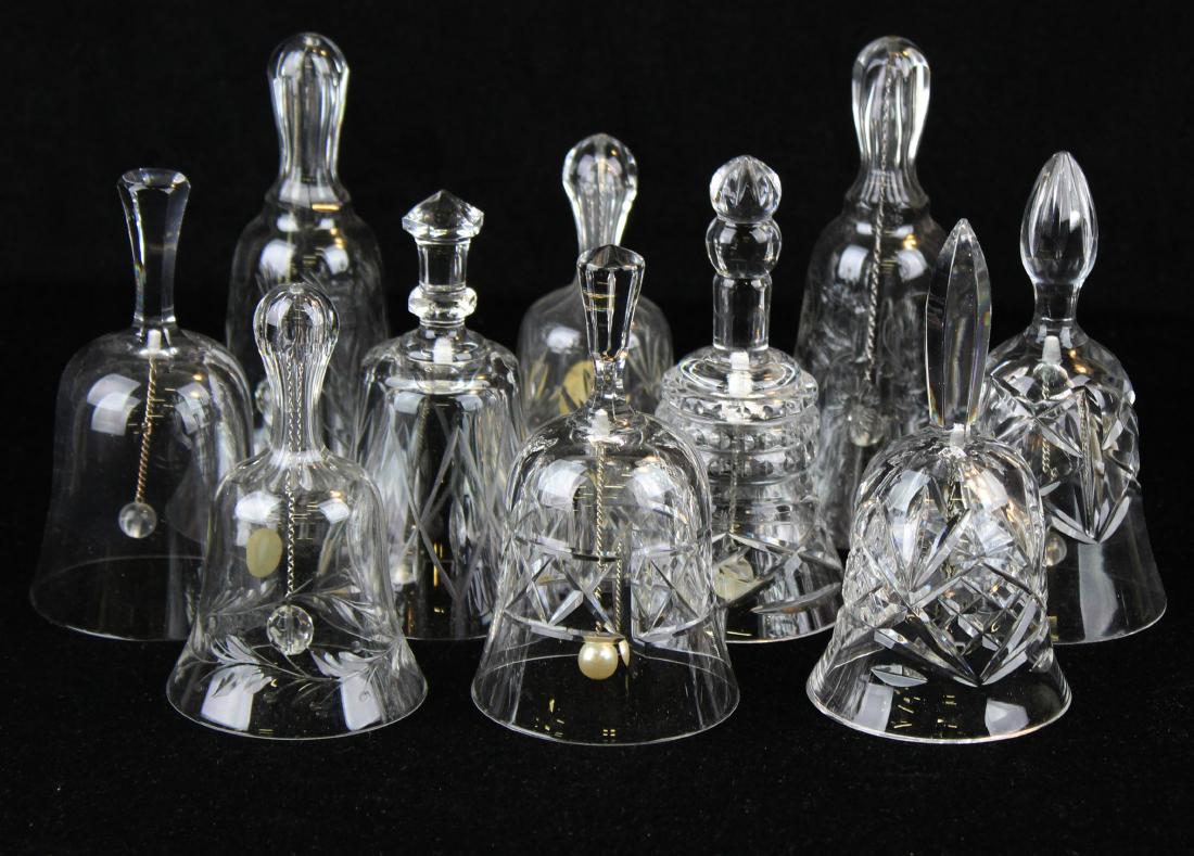10 cut glass bells incl. Val St. Lambert, Seneca: collection of 10 crystal cut glass dinner bells including 2 signd Val St. Lambert, 2 Seneca bells,and other makers 4.5" -5.75"
