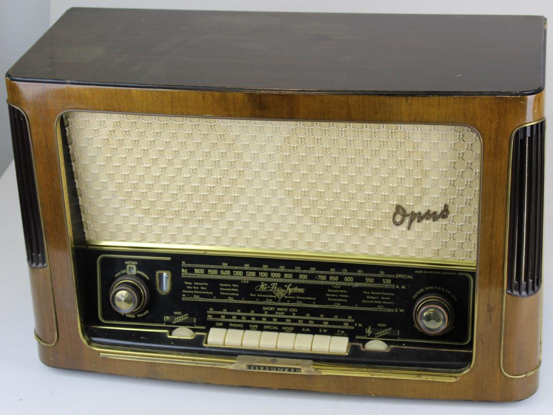 Telefunken Opus 6 Tube Radio