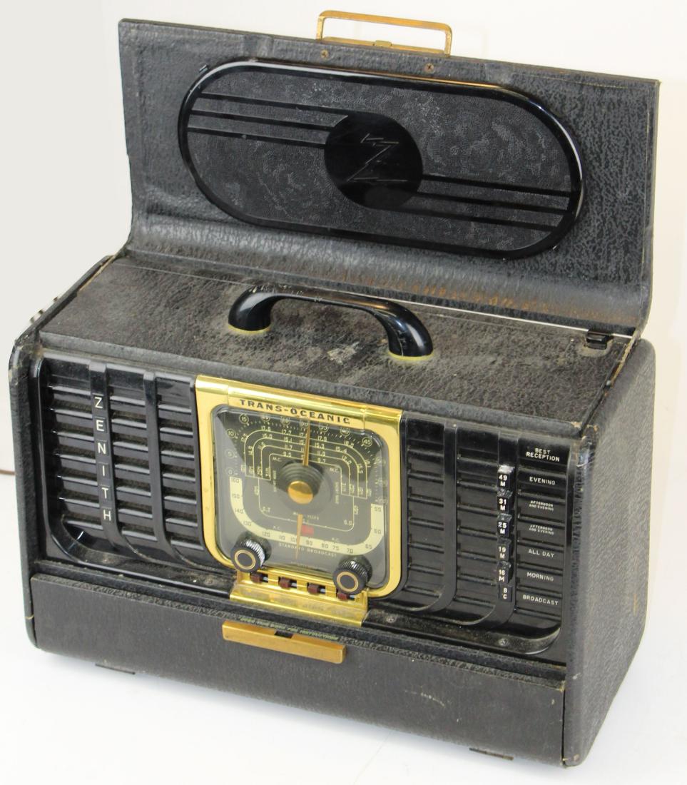 Zenith Trans-Oceanic Radio: Vintage Zenith Trans-Oceanic tube radio