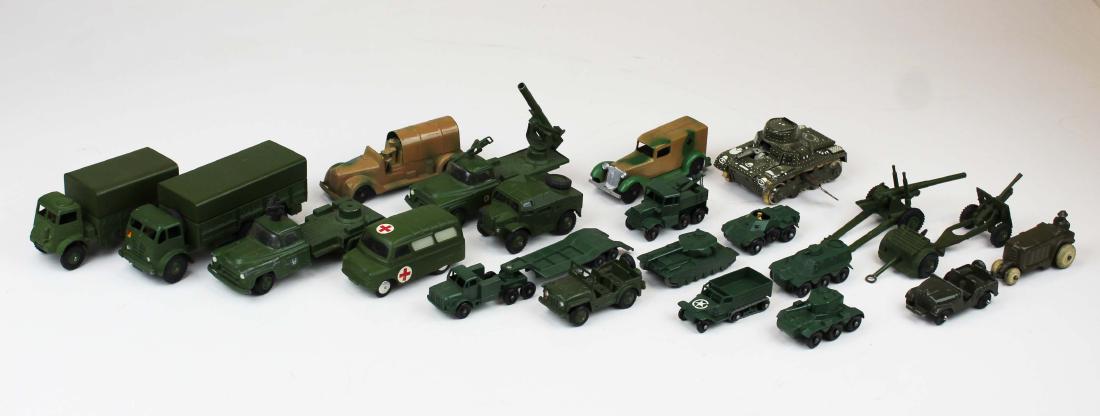 Dinky Toys, Tootsie Toys, Lesney army vehicles: Dinky Toys, tootsie toys, Lesney army vehicles (21 pcs)
