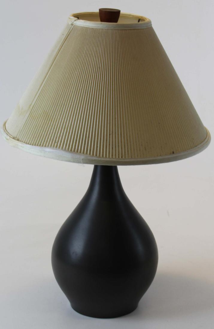 Gordon & Jane Martz pottery lamp: Gordon & Jane Martz signed mid century pottery table lamp. Teak finial. 16" h grey pottery. 27" total h.