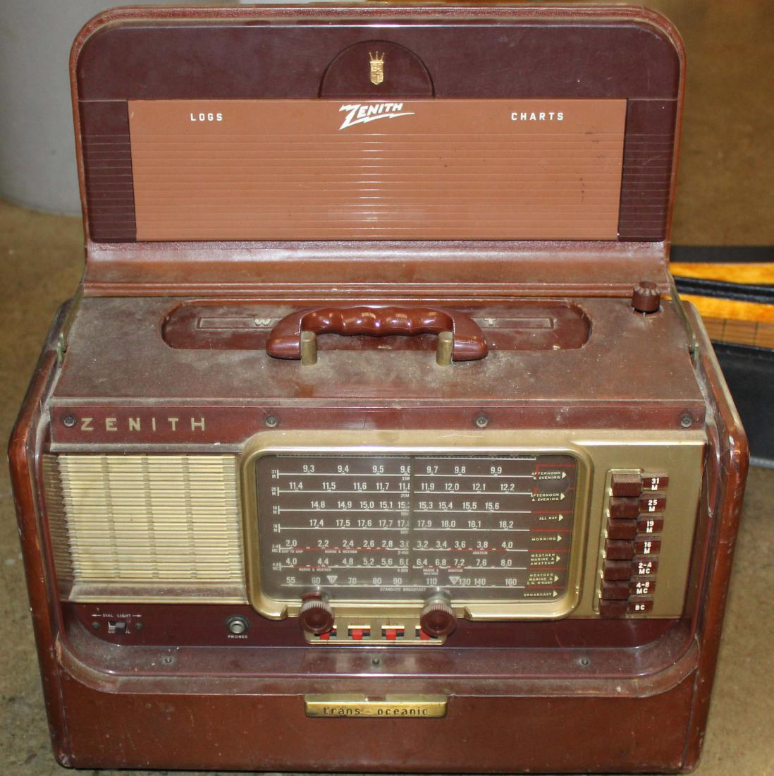 Zenith Trans-Oceanic Tube Radio: Zenith Trans-Oceanic Tube Radio in brown leatherette tolex- Untested.