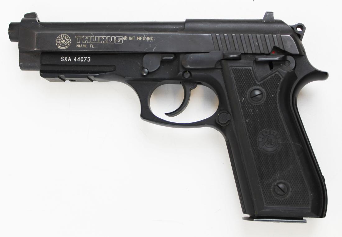 Taurus PT100 AR in .40 S&W: Taurus PT100 AR Pistol in .40 S&W as found - This firearm is to be sold in accordance with FFL regulations it will require a 4473 background check or a valid FFL/C&R transfer. FFL# 2416 Please check y