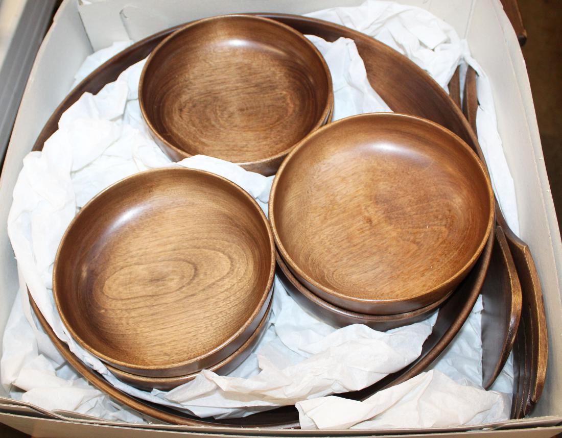 group of Vermont wooden ware and turned bowls: group of Vermont wooden ware and turned hardwood bowls including Woodbury's of Shelburne, VT salad set, large turned bowl, trivets, etc. 20 pcs.