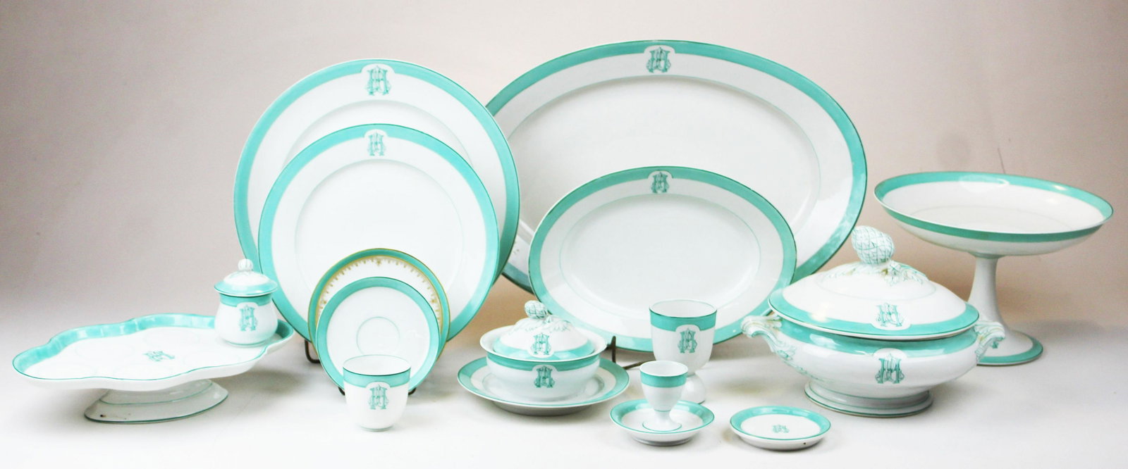 106 pcs Pillivuyt & Cie Paris porcelain dinner ware: 106 pcs Charles Pillivuyt & Cie, Paris porcelain partial dinner service, includes platter, covered vegetable, pot de crÃ¨me with undertray, demitasse cups & saucers, etc, monogrammed H