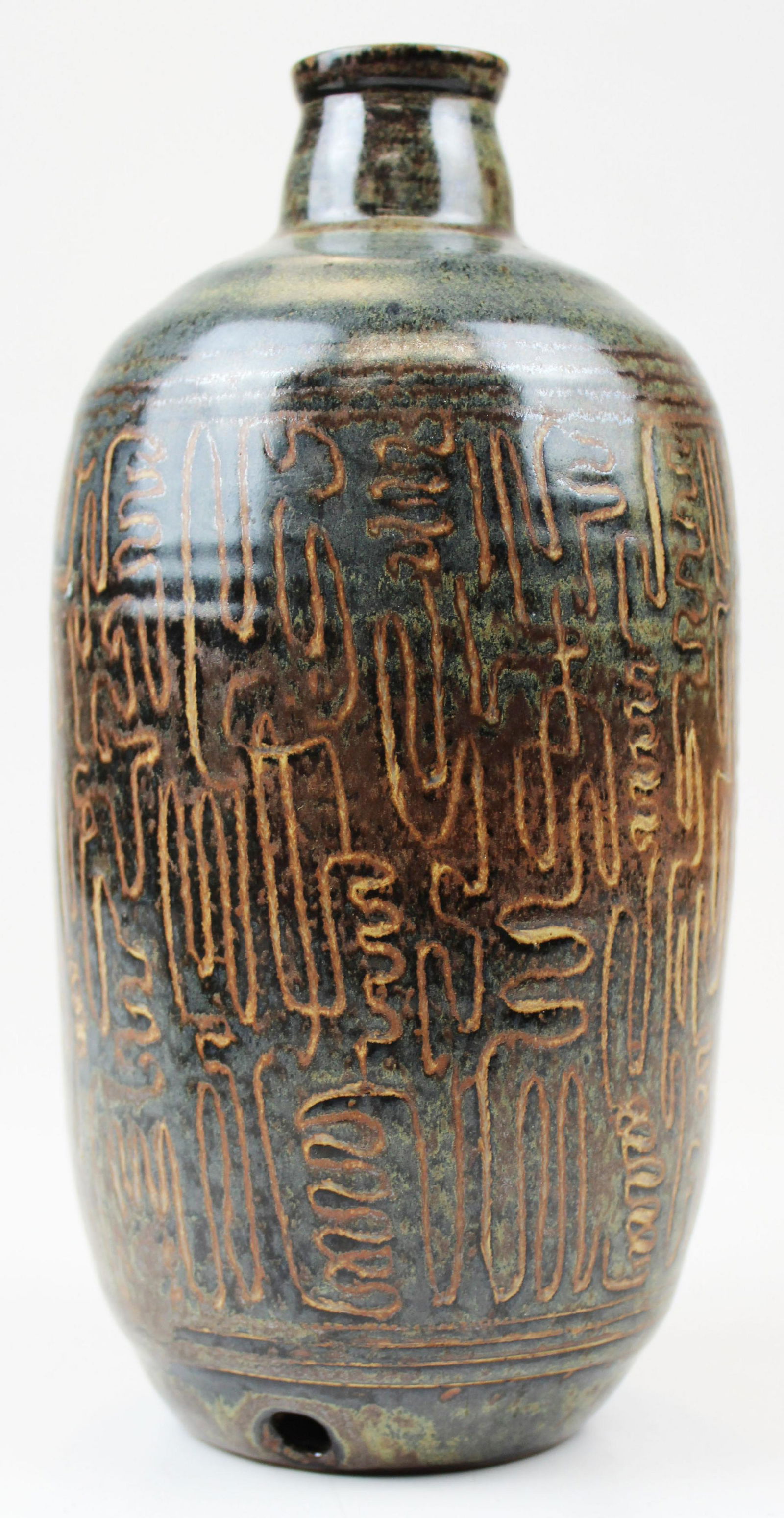 signed Scheier Studio Pottery lamp base: signed Scheier Studio Pottery lamp base (Mary & Edwin Scheier, Maine) , ht 9 1/4"