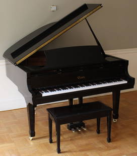 Essex by Steinway Baby Grand Piano: Essex by Steinway baby grand piano 5' long in black gloss finish