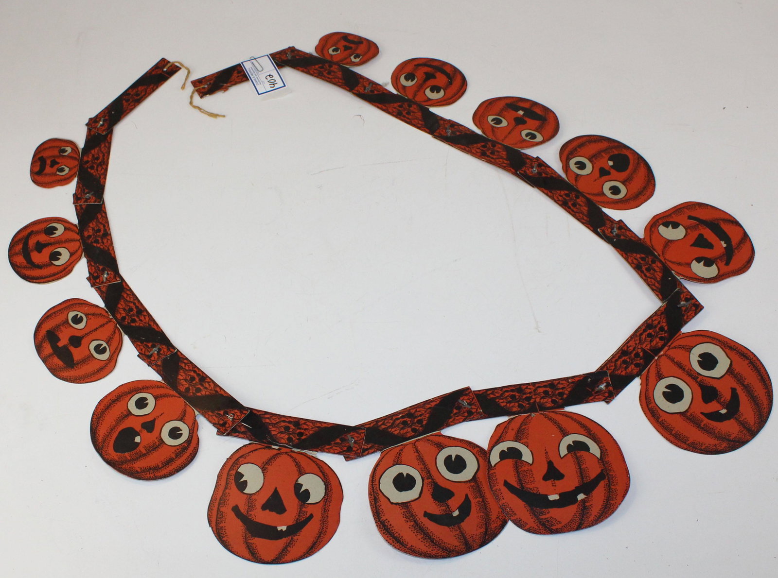 vintage Halloween litho jack-o-lantern chain: vintage Halloween litho jack-o-lantern chain (13 pcs), length 70"