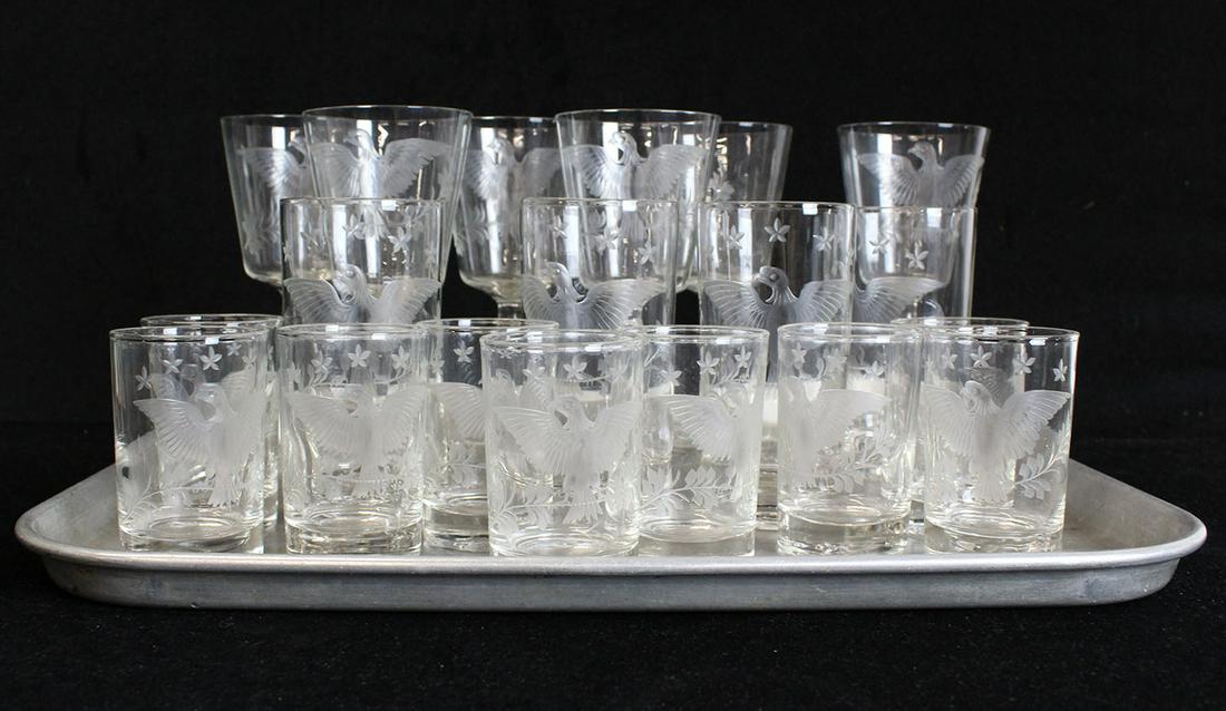 19 pcs. Eagle etched Shelburne Museum stemware: 19 pcs. Fine wheel etched eagle decorated stemware from the Shelburne Museum including 6 wine goblets, 4 tumblers, 9 juice glasses-according to the consignor, whose mother served as Electra Havemeyer 