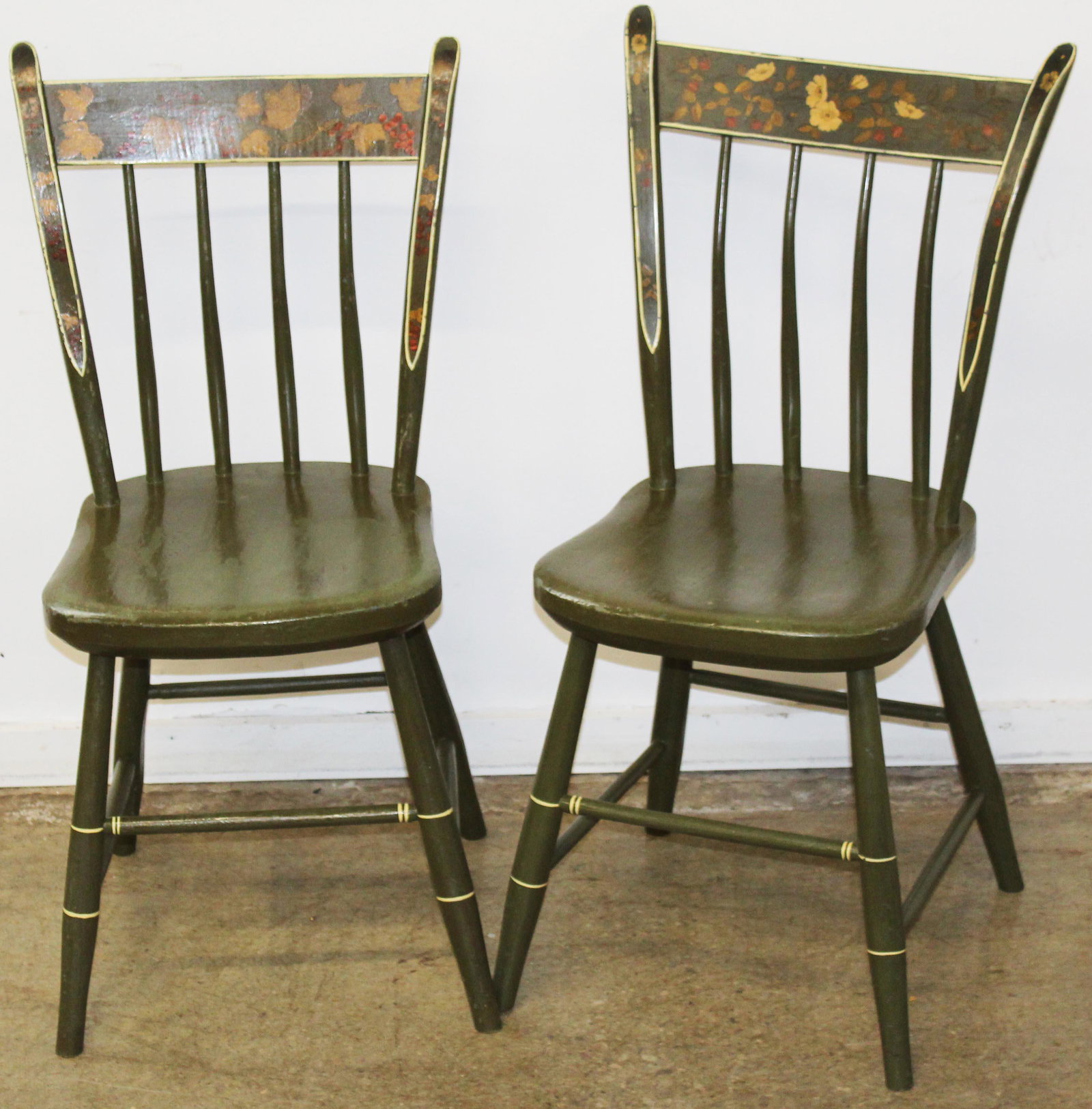 Set of 6 Rabbit Ear Windsor Painted Chairs: Assembled set of six 19th c. Rabbit Ear Windsor dining chairs with ca. 1950 tole paint decoration