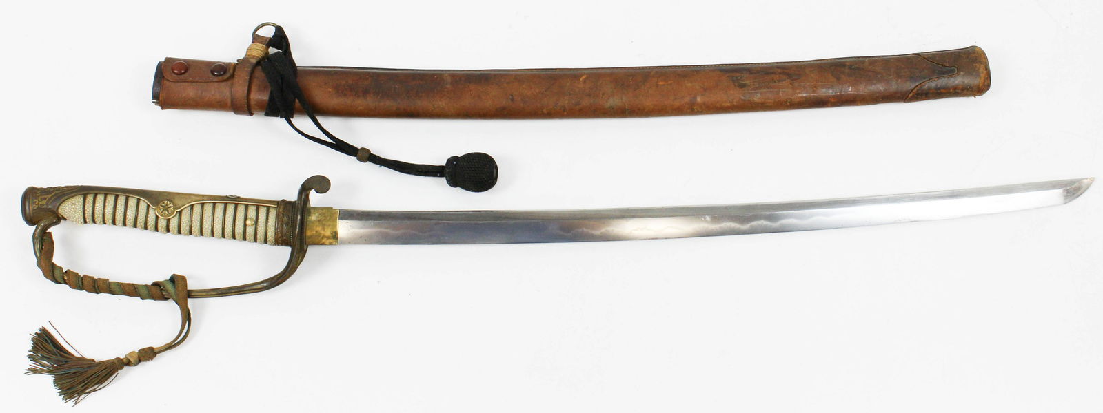 Japanese Army Kyu-Gunto Military Sword: Japanese Army Kyu-Gunto military sword, probably Russo-Japanese War era, with leather scabbard, overall length 37 1/2"