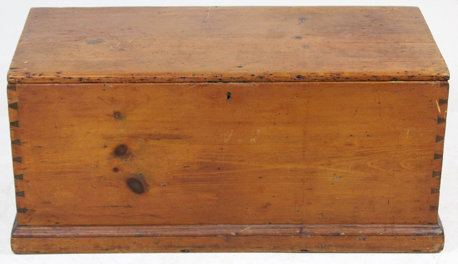 Early 19th c Refinished Pine Blanket Box: Early 19th c refinished pine lift top blanket box, dovetailed construction, missing top moldings, length 38 1/2"