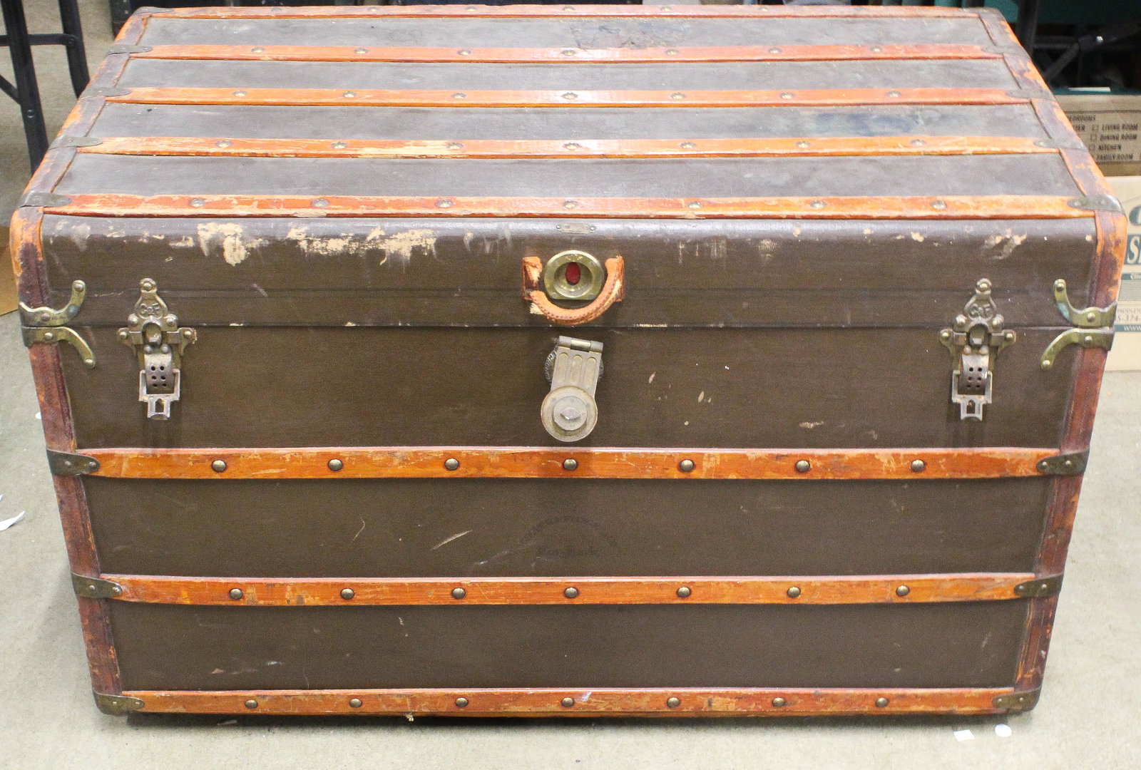 Large ca 1920 Trunk with Multiple Trays: Large ca 1920 Crouch and Fitzgerald trunk with multiple trays, 26" x 24" x 42"