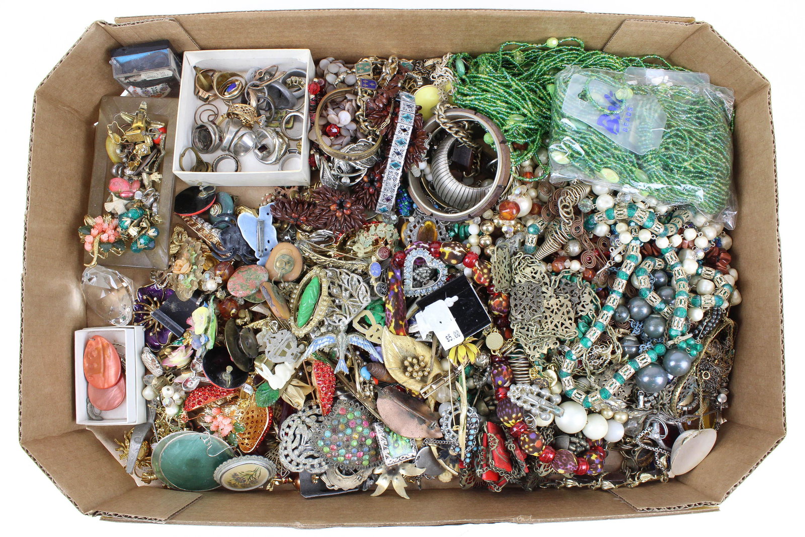 Large Lot of Vintage Costume Jewelry: Large Lot of Vintage 1930's-1960's Costume Jewelry including brooches, rhinestone pins, earrings, rings, bangle bracelets, beaded necklaces, chains, etc.