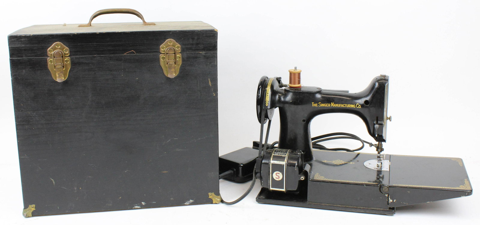 Singer 3-120 Featherweight Sewing Machine: Singer 3-120 Featherweight Sewing Machine, with pedal attachment, home-made case, 14" x 9 1/2" x 13"