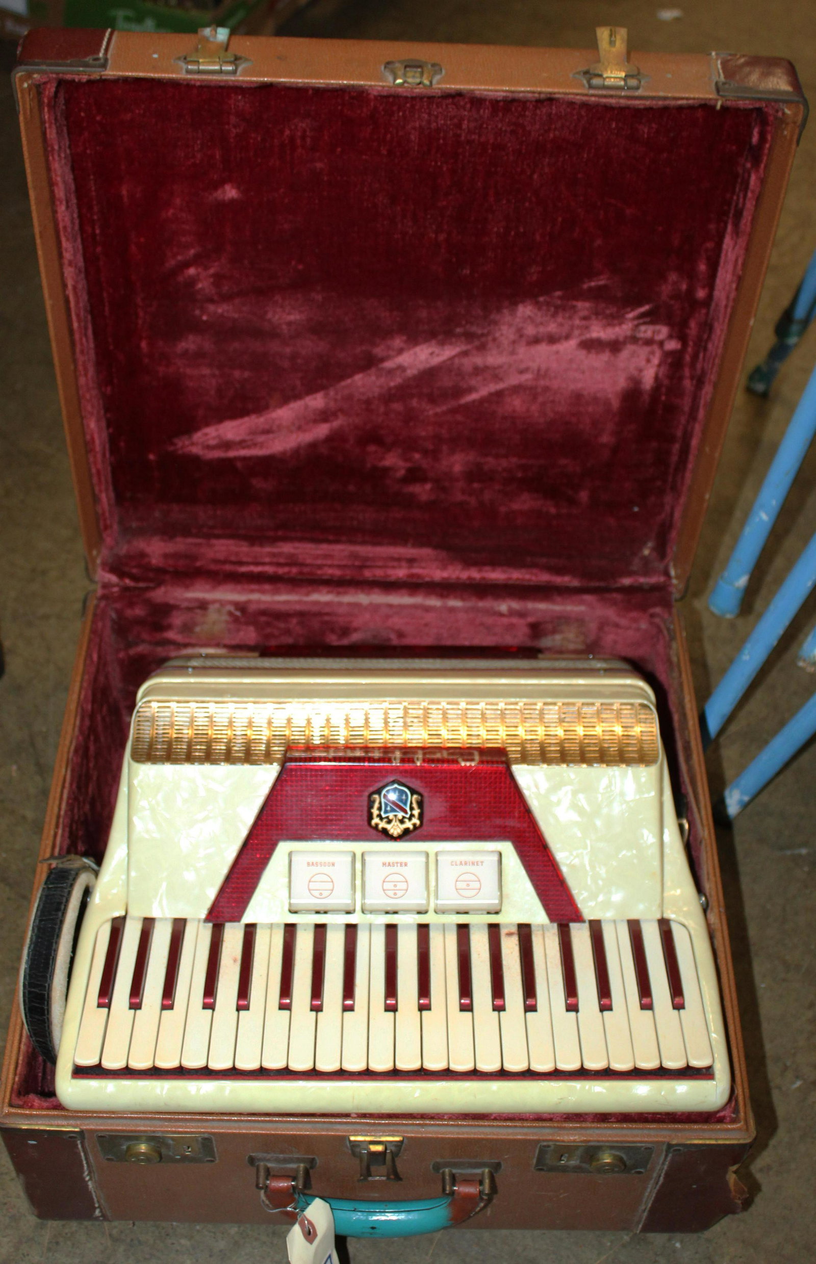 Cellini Piano Accordion: Cellini Piano Accordion in orginal hardshell case
