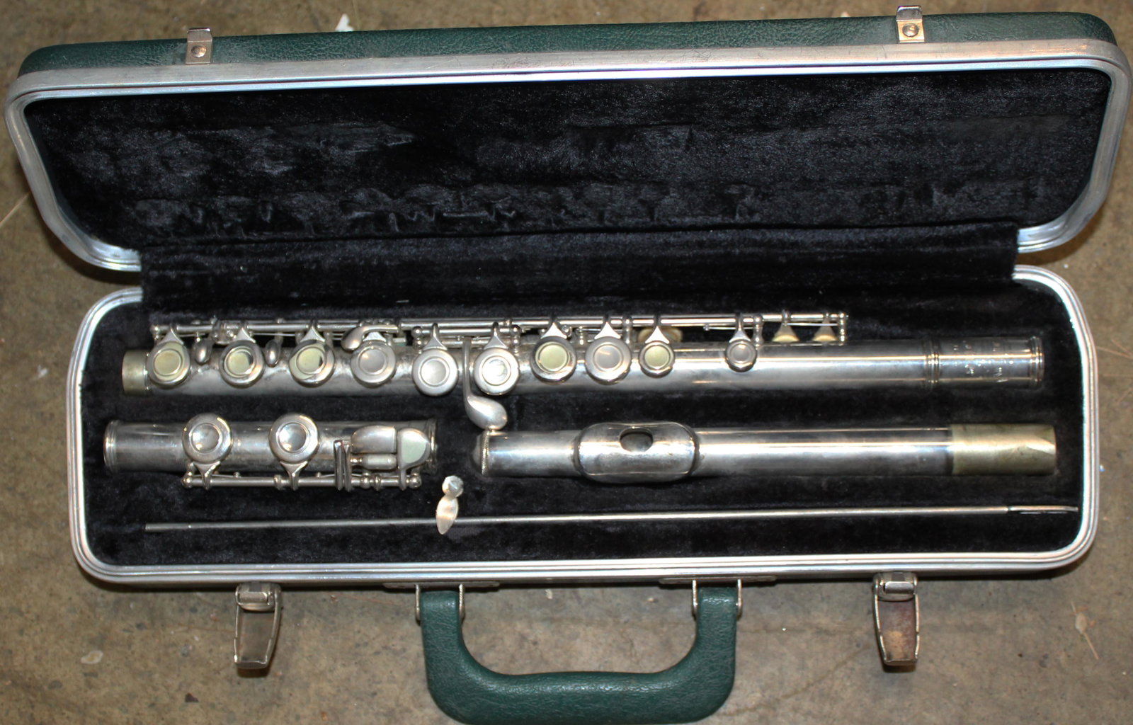 Bundy Flute: Bundy Flute in Original hard shell case