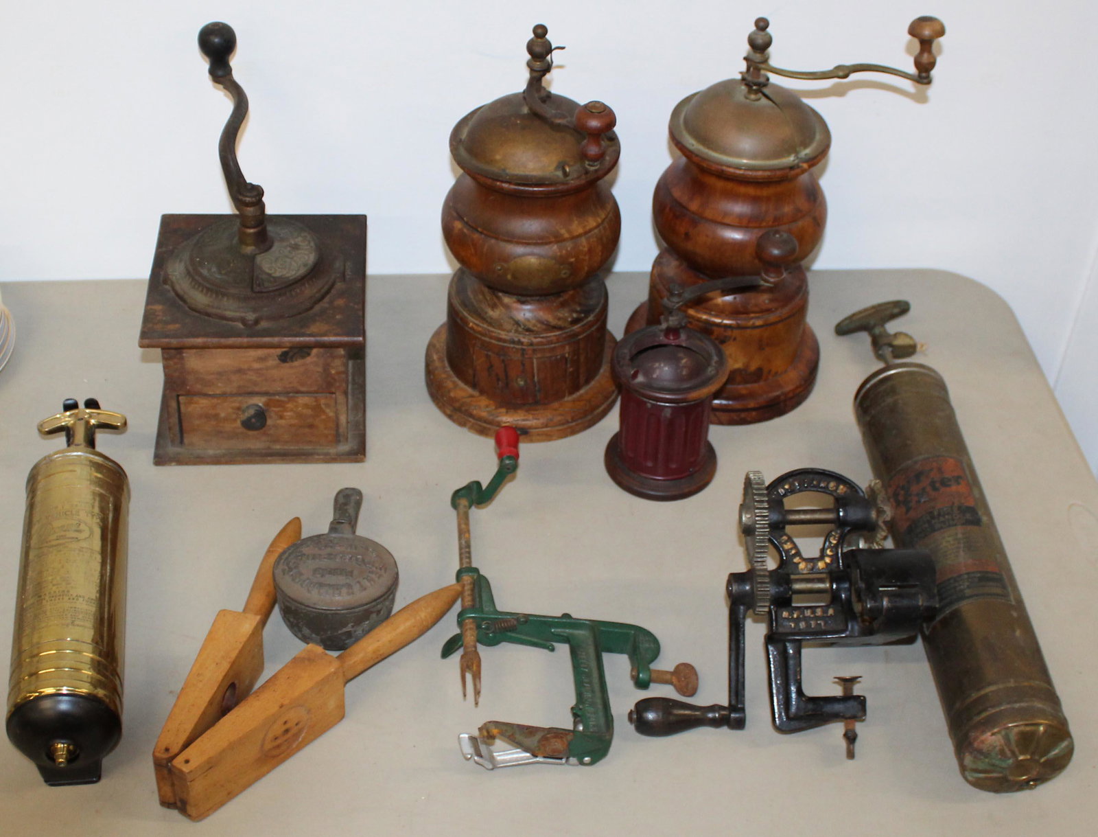 Lot of Kitchen Items: Lot of Grinders and Mechanical Kitchen Items including Coffee grinders, Apple peelers, etc