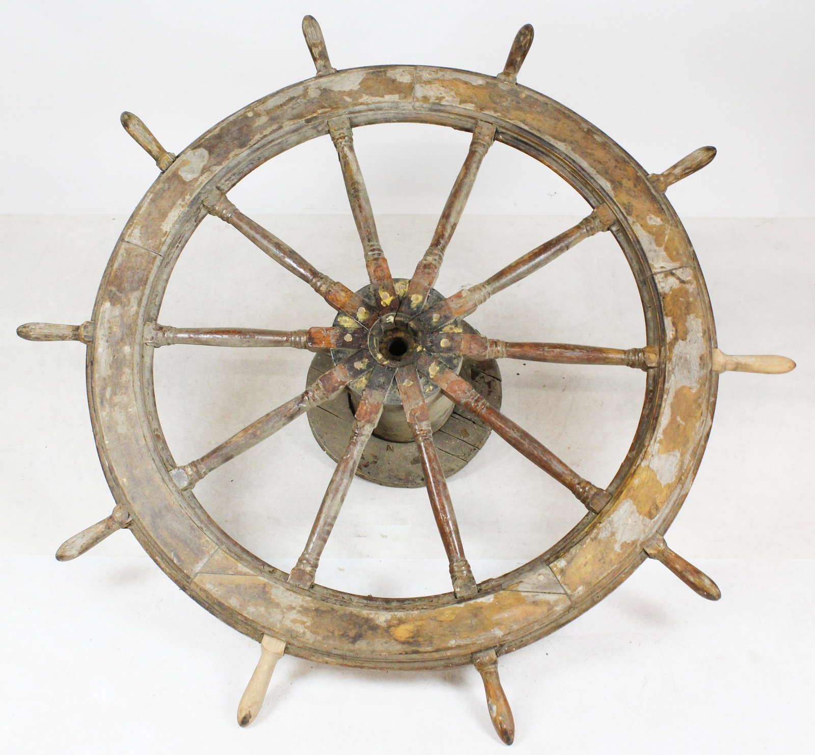 Vintage Wooden Ship's Wheel: Vintage wooden ship's wheel, from the ship out of some repairs, loose pcs, diameter 61"