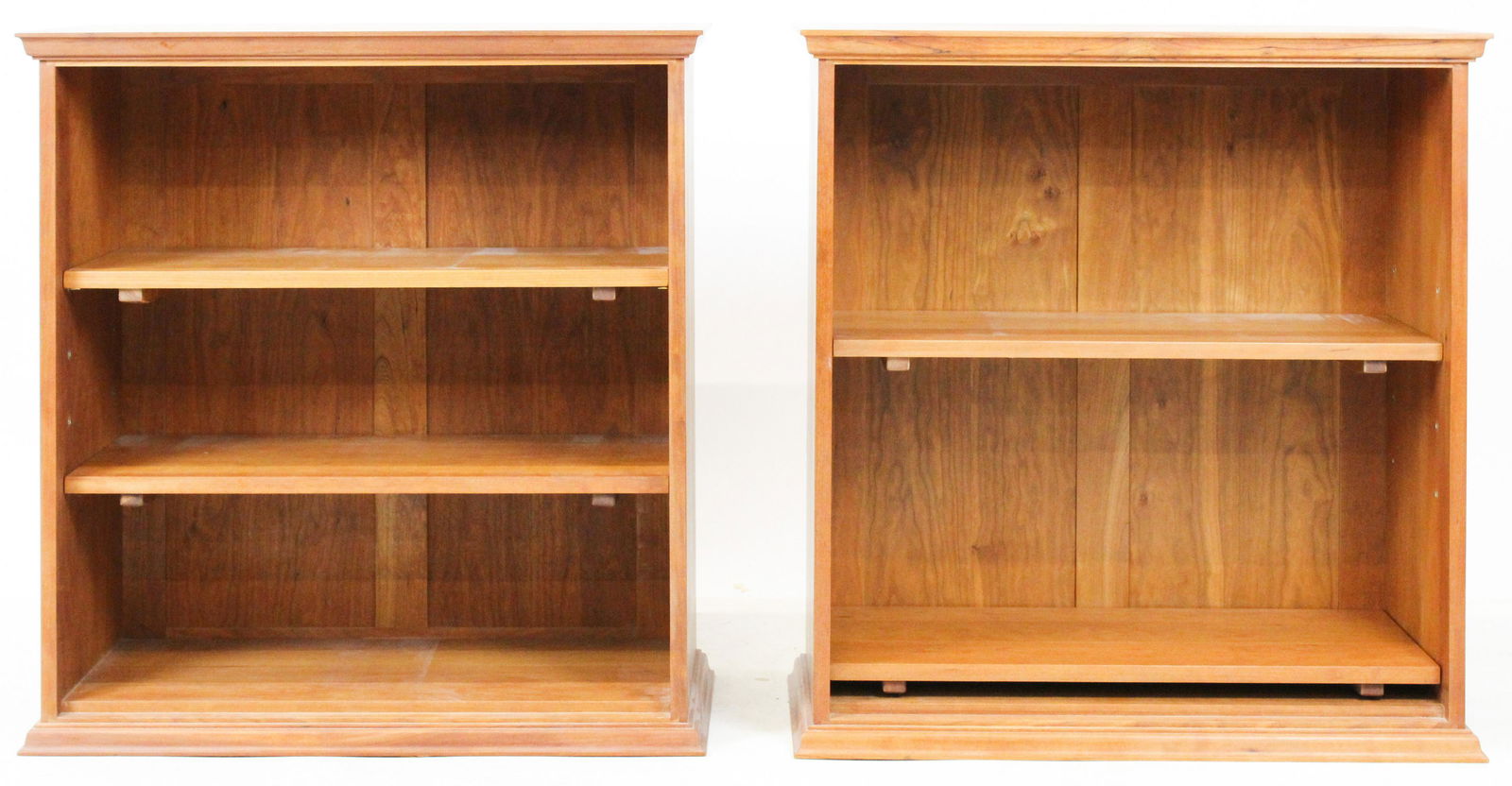 Pair of Thomas Moser Bookcases: Pair of Thomas Moser Auburn Maine Bookcases signed and dated 2001 14 x 30 x 32"