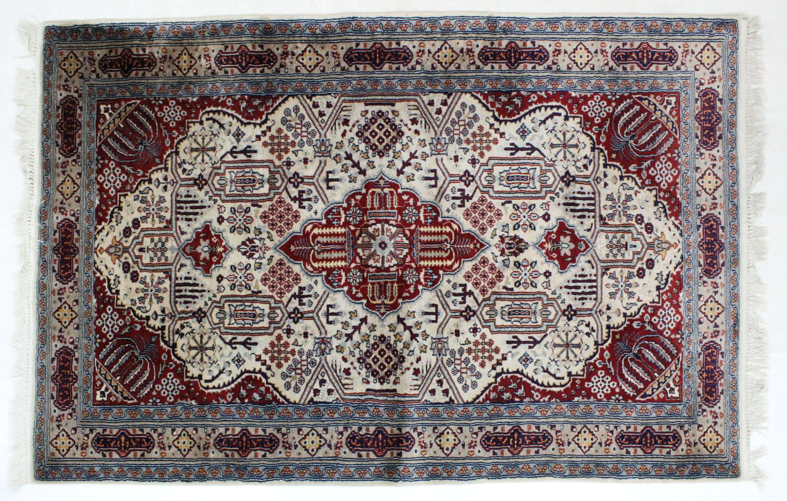 Contemporary Indo Pakistani Area Rug: Contemporary Indo-Pakistani area rug, hand woven, 4' 2" x 6' 2"