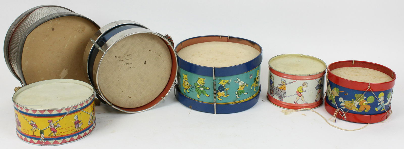 6 Early 20th c Tin Litho Toy Drums: Early 20th c tin litho toy drums and drum tins (6 pcs), including J Chein, diameters 5 1/2" to 9"
