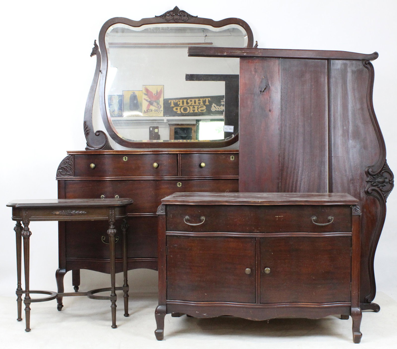 Mahogany Bedroom Set: Circa 1910 Mahogany bedroom set with Full Sized bed, Two Dressers, mahogany side table. Ottowa furniture co.