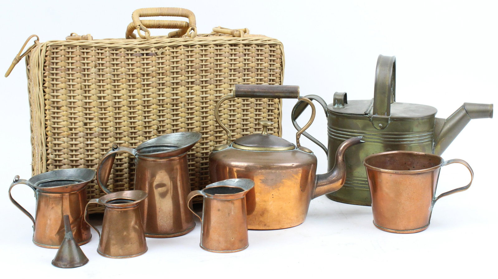 19th c Copper Teapot, Measures: 19th c small copper and brass dovetailed teapot, set of 4 copper measures, small brass watering can, hts to 8 1/2"