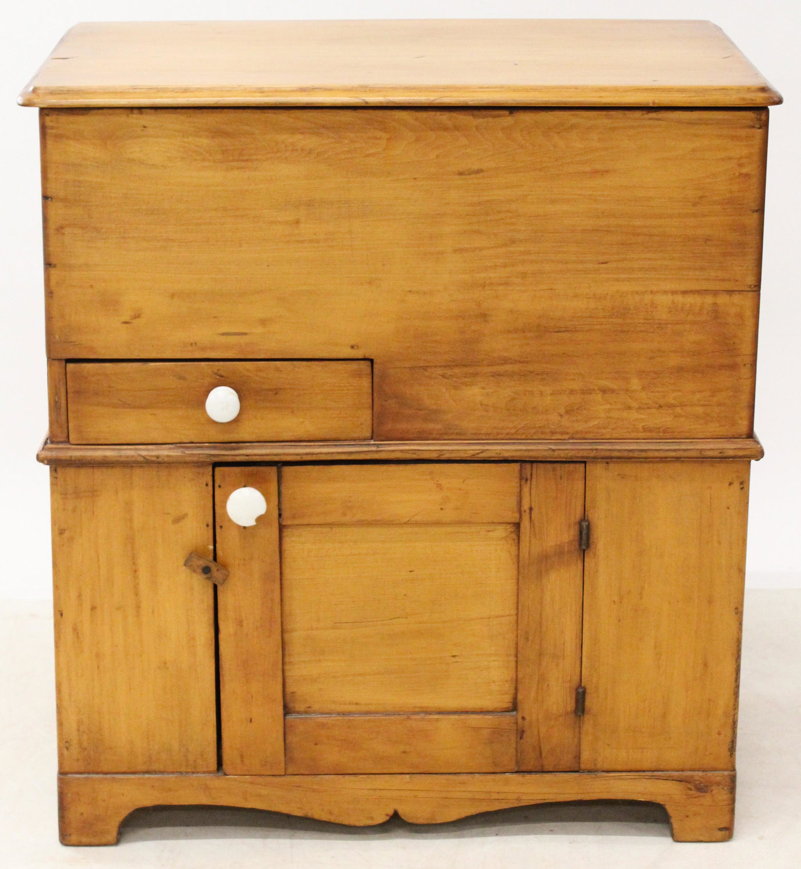 Pine Refinished Lift Top Commode: Pine Refinished Lift Top Commode 31 x 18 x 29"