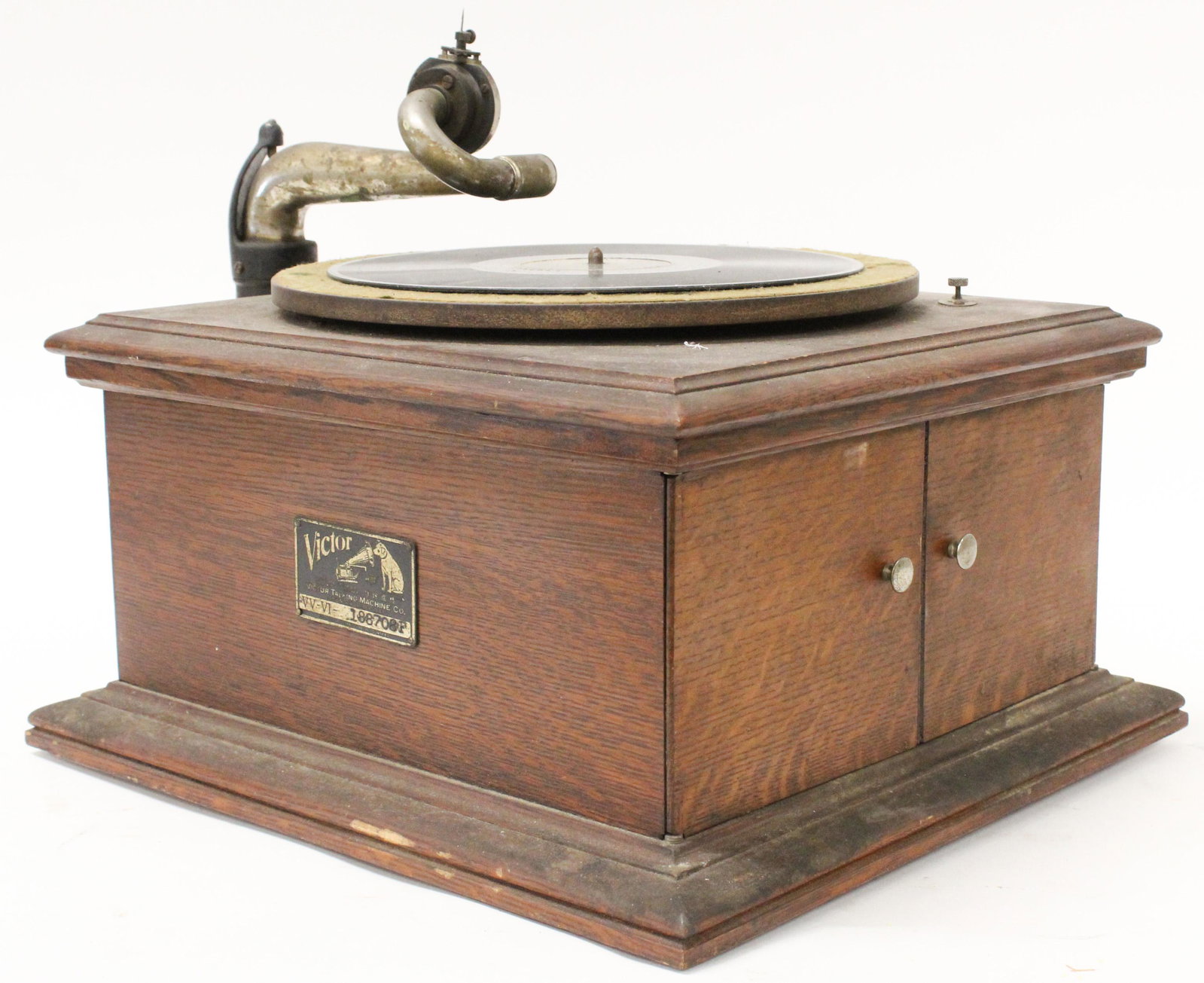 Victor Victrola VI Oak Table Top Phonograph: ca. 1915 Victor Victrola VI oak table top phonograph in original finish and in working un-restored attic find condition, accompanied by a "The Victor in Rural Schools" booklet 12" x 19" x 15"