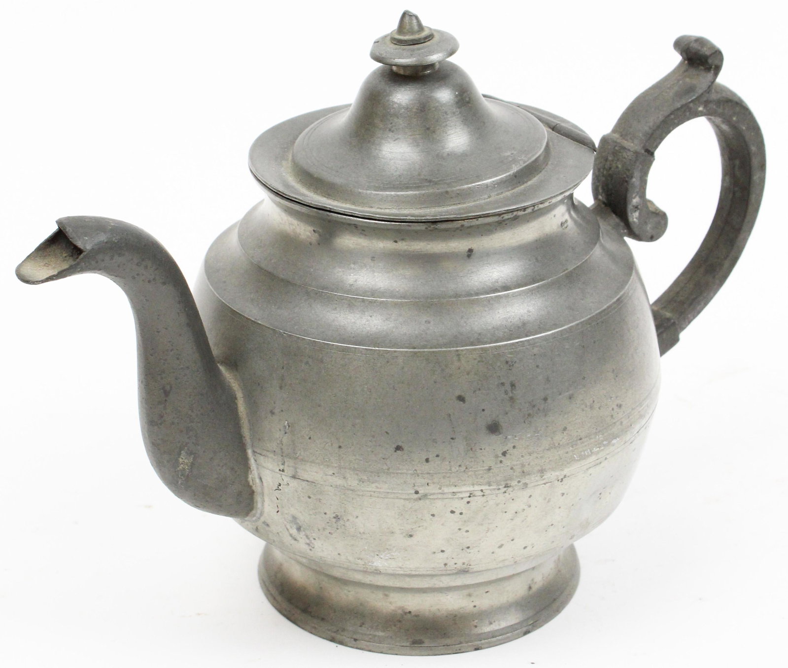 George Richardson Pewter Teapot: George Richardson Cranston, Rhode Island ca 1830 pewter teapot, ht 6 1/4"
