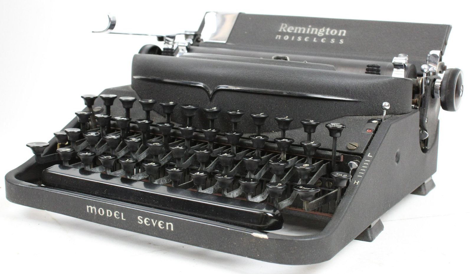 Remington Noiseless Model Seven Typewriter: Remington Noiseless Model Seven Typewriter with case, 13" x 13 1/2" x 7 1/2"