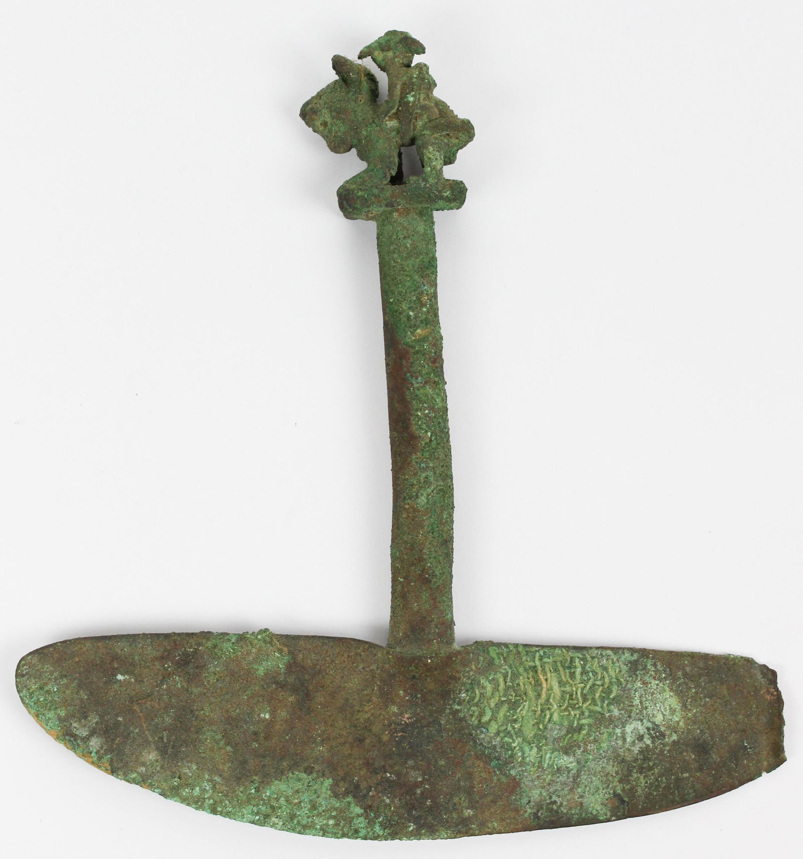 Pre-Columbian Inca Tumi Copper Knife: Pre-Columbian Inca Tumi copper knife, ht 5 3/4", one end of blade missing