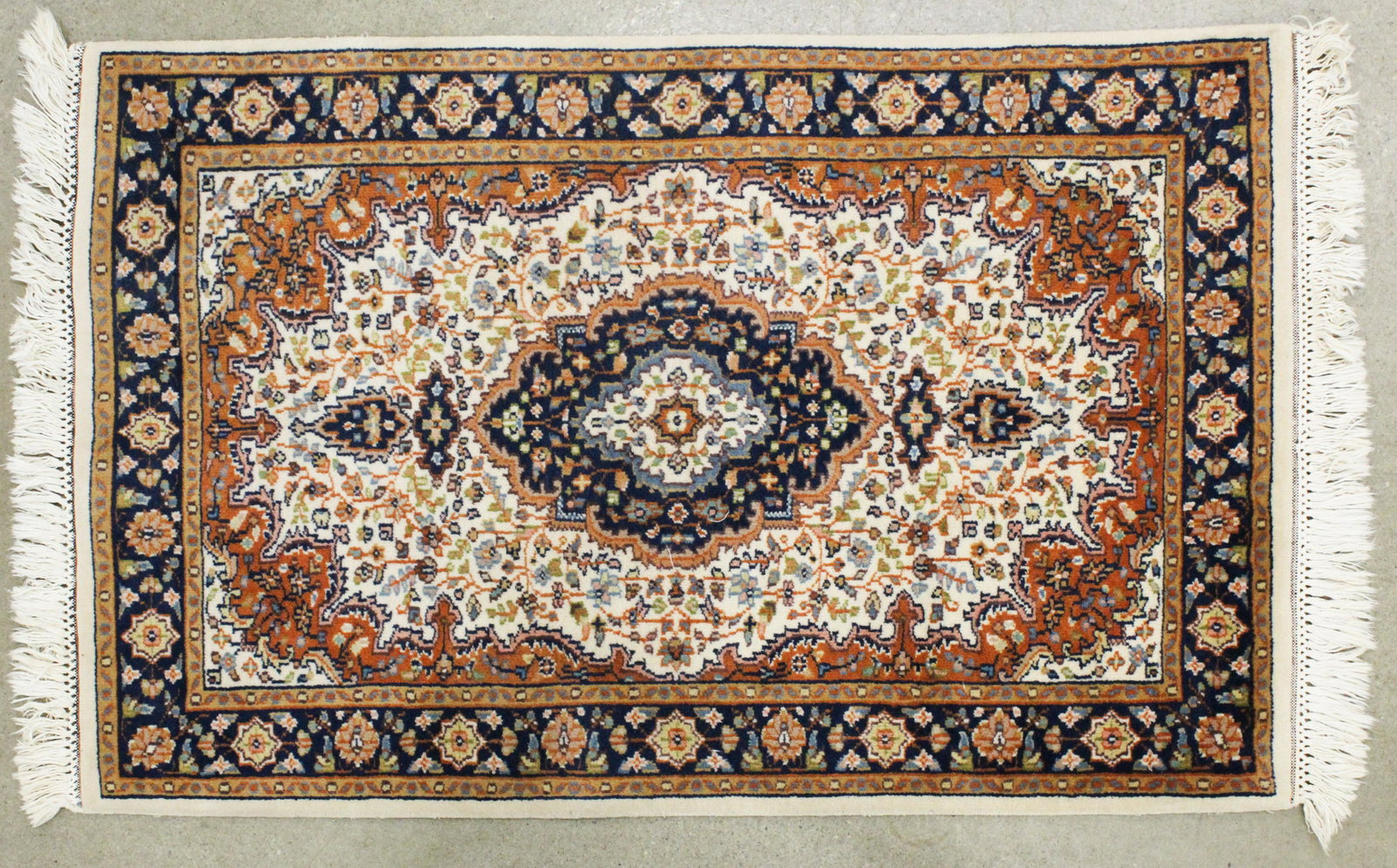 Late 20th c Indo-Persian Area Rug: Late 20th c Indo-Persian area rug, 2' 6" x 3' 11"