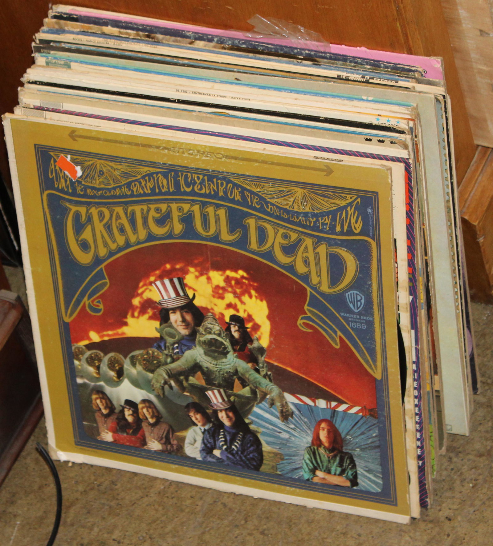 Lot of Records: Lot of Vintage Records including Beatles, Doors,Greatful Dead, Big Brother and the Holding co, Approx 50 pieces