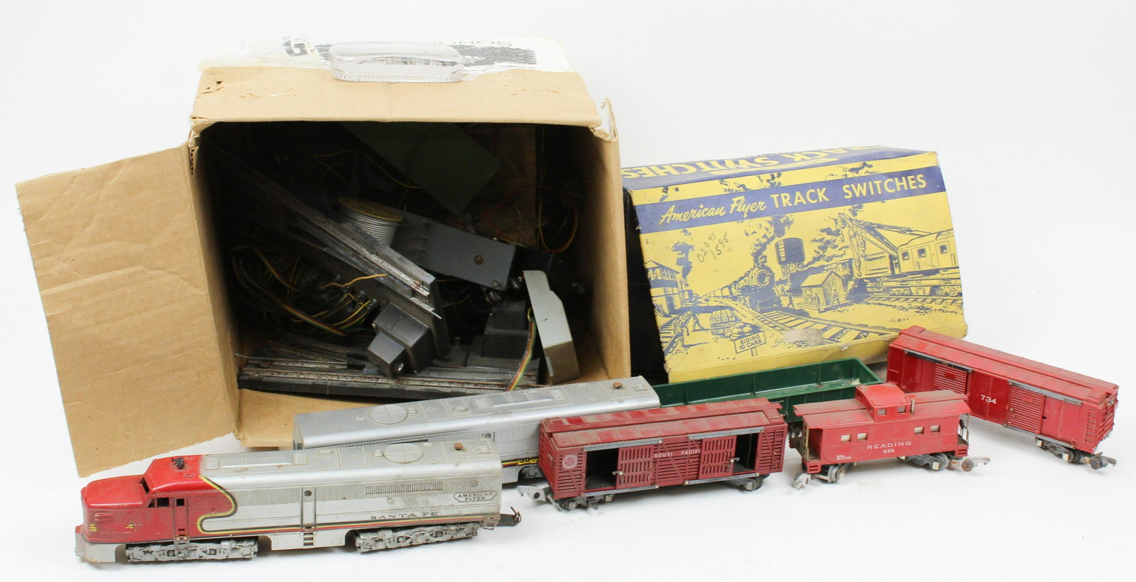 American Flyer S Scale Train Set: American Flyer Santa Fe S scale train set, 360 engine, 364, other cars, track (not tested)