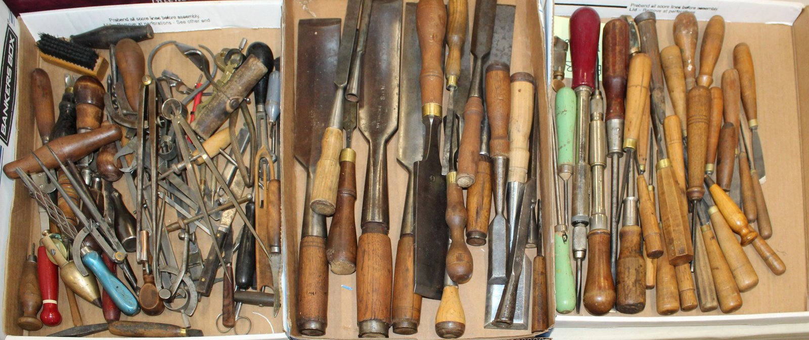 Group of Chisels and Gouges: Group of Chisels and Gouges Tray lot of chisels and gouges