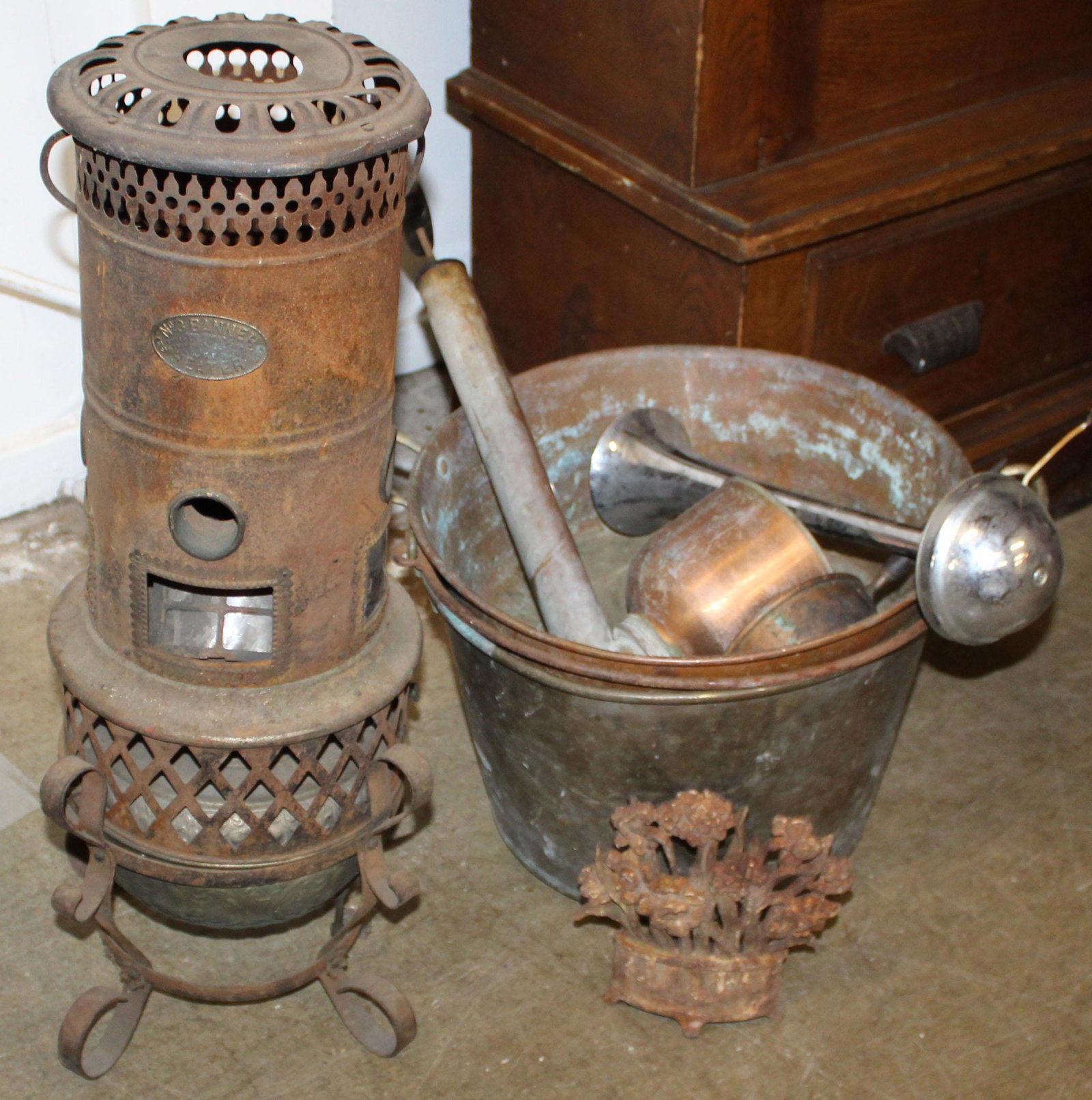 Mixed lot including No 3 Banner Kerosene Stove: Mixed lot including No. 3 Banner Kerosene Stove,Copper sprayer, 19th c Cast Iron floral doorstop, Two spun kettles including Chocolate kettle, and Chrome Horn.`
